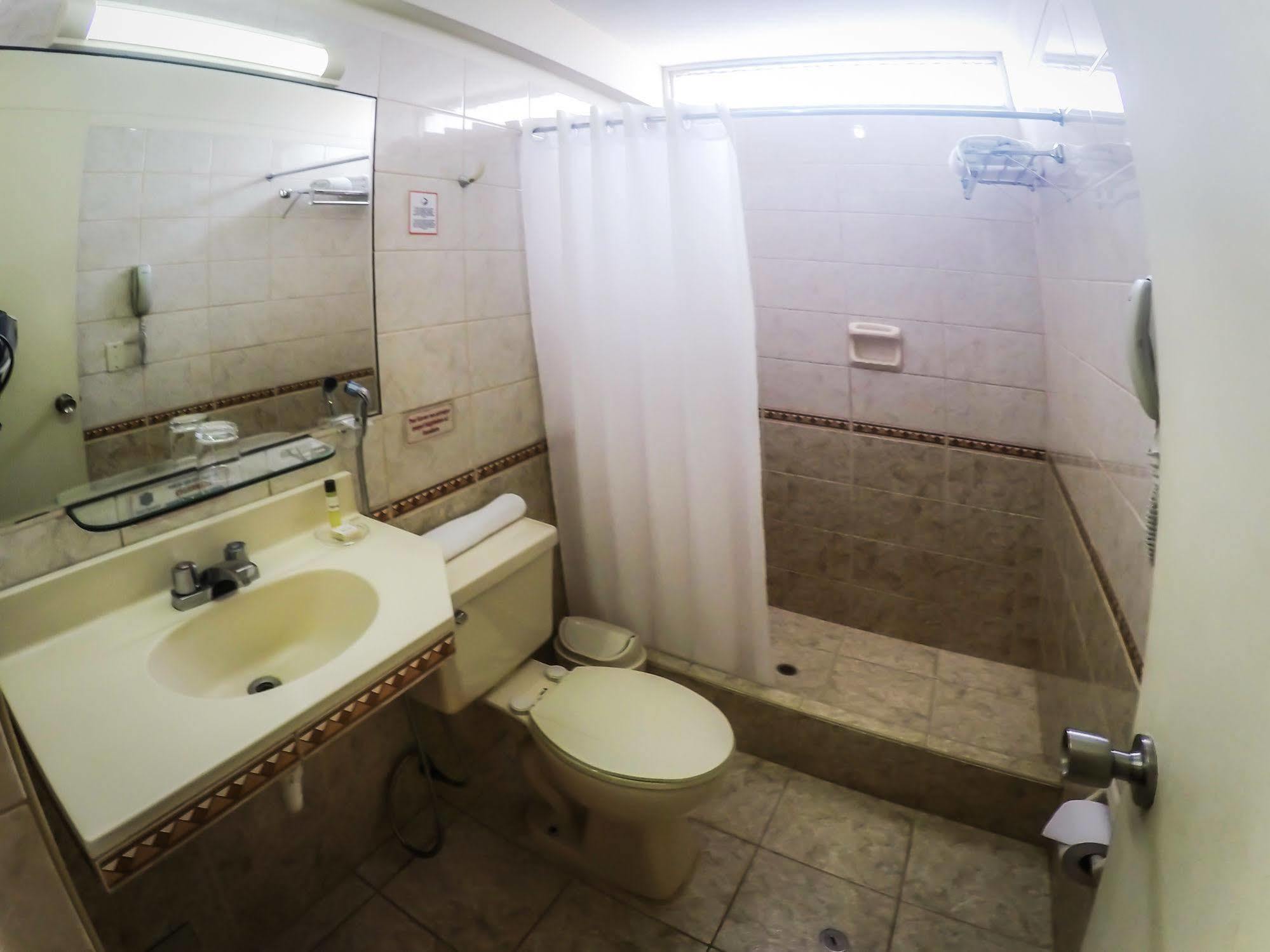 Intiotel Chiclayo Buitenkant foto